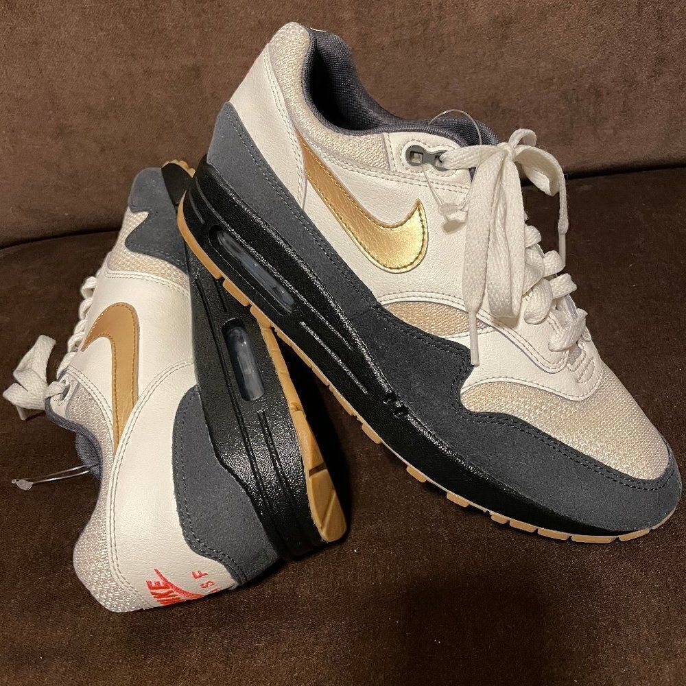 NEW NIKE iD Factory Custom Air Max 1 Womens 8 US 39 EUR Navy Gold Gum A00864-972